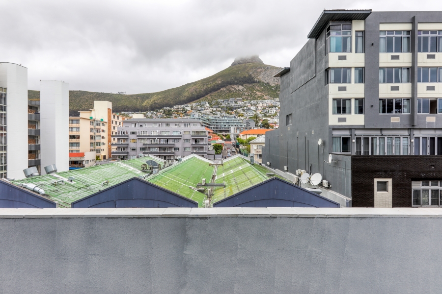 2 Bedroom Property for Sale in Sea Point Western Cape